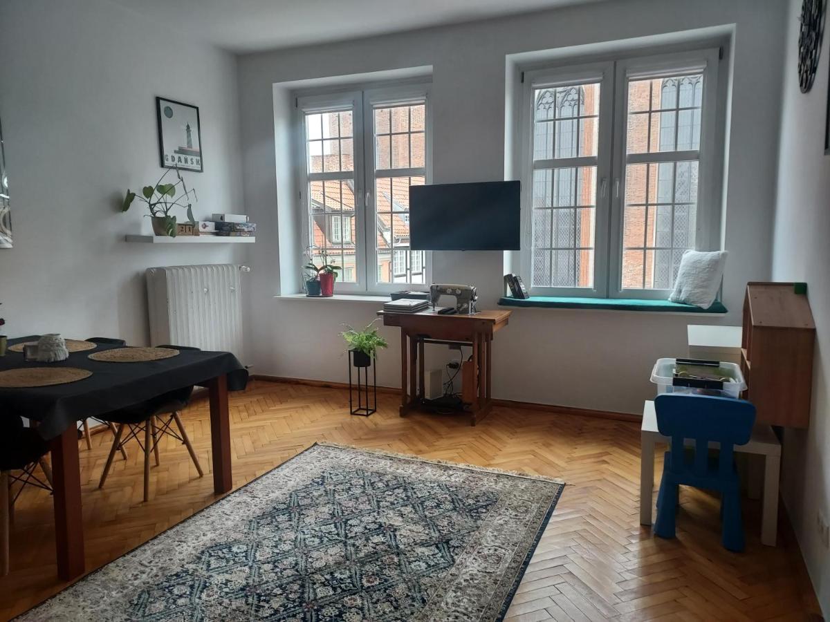 Apartment In Old Town - View Of Mariacki Church 그단스크 외부 사진