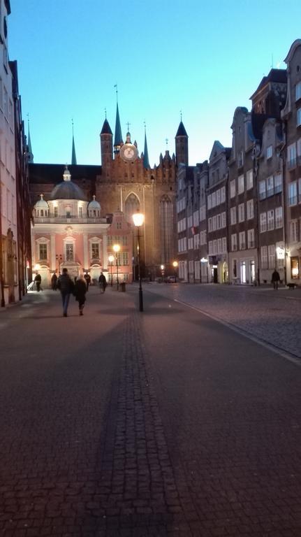 Apartment In Old Town - View Of Mariacki Church 그단스크 외부 사진