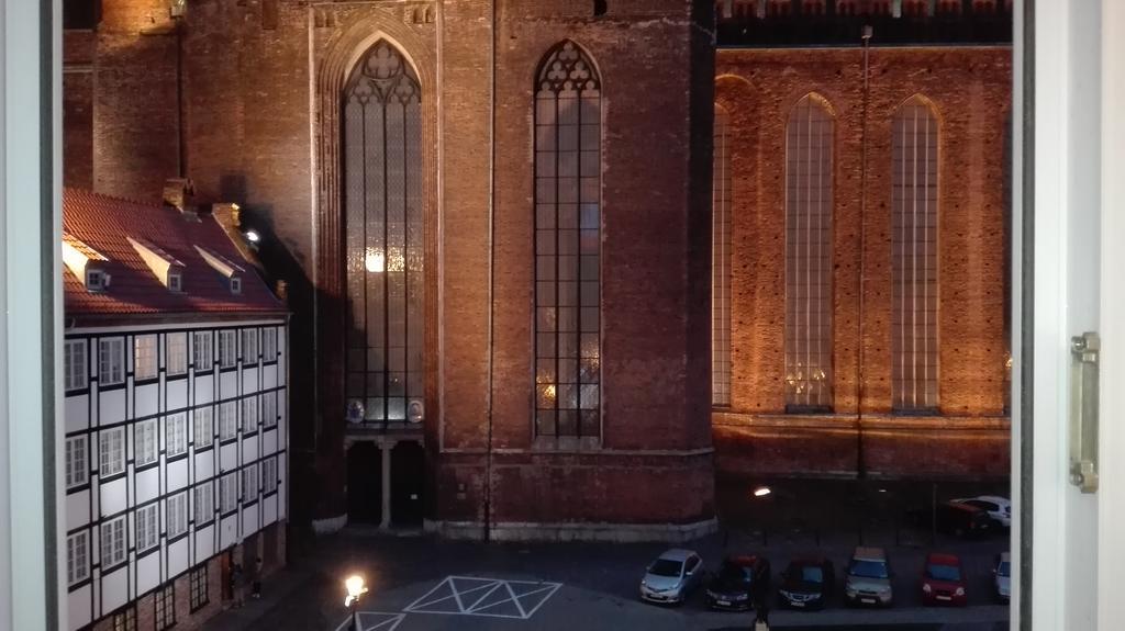 Apartment In Old Town - View Of Mariacki Church 그단스크 외부 사진